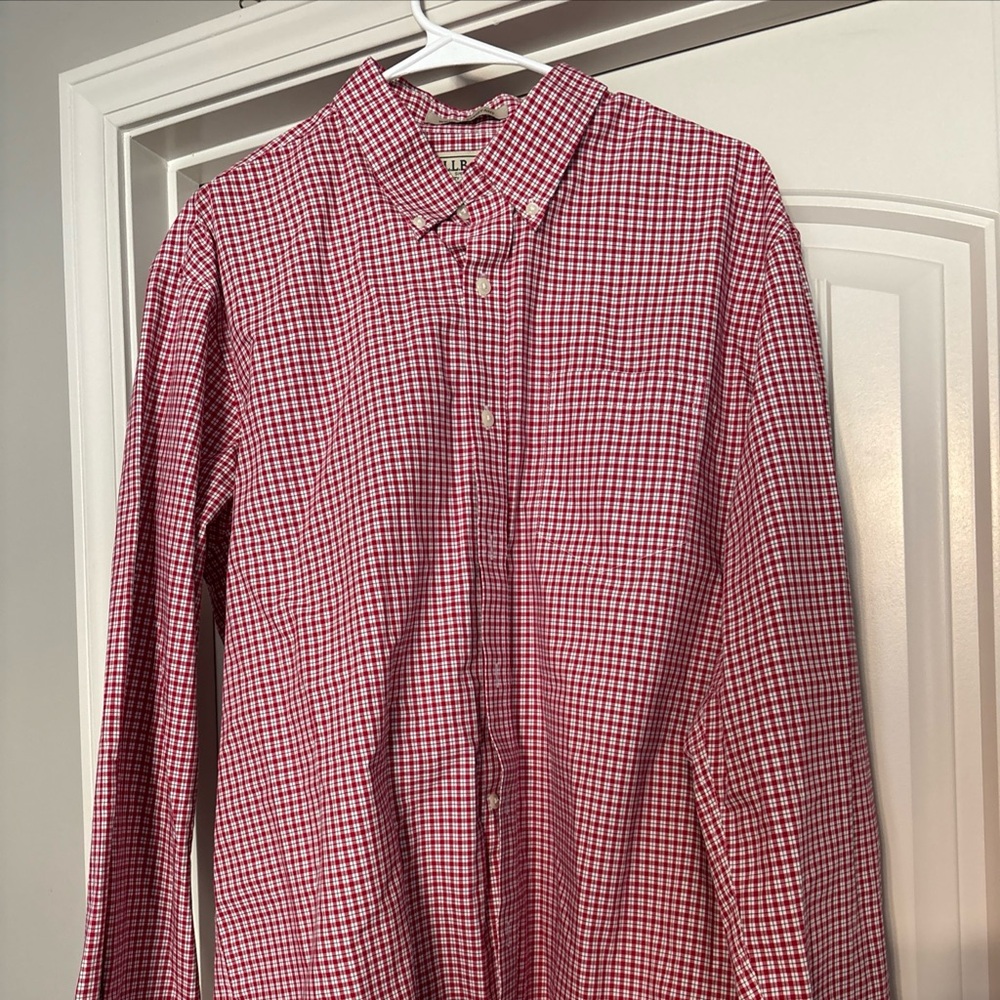 LL Bean Mens Red Plaid Button Down Wrinkle Resistant Shirt - Size L - EUC